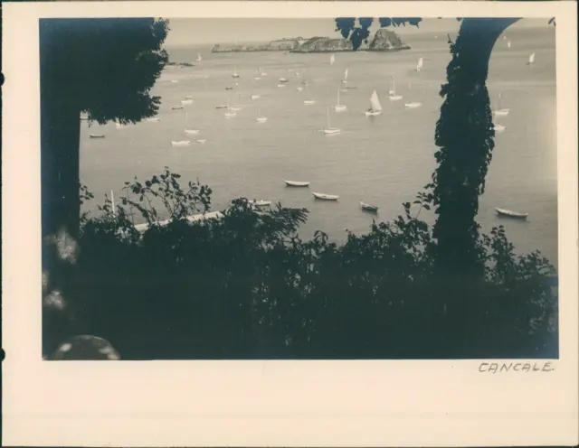 France, Cancale, Vue de l&#039;île des Rimains, ca.1935, vintage silver print Vi
