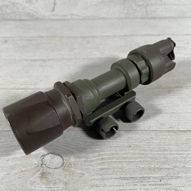 Surefire Flashlight A124814 w/ Mount Tactical Illumination Pushcap Tested Works Surefire Flashlight A124814 w/ Mount Tactical Illumination Pushcap Tested Works