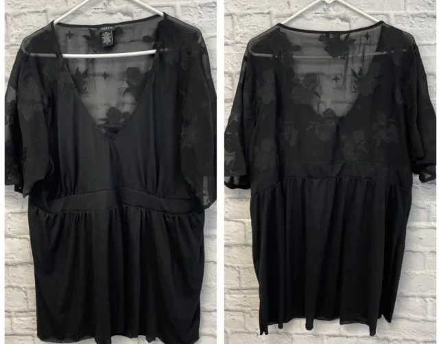 Torrid 3 womens 3X top blouse black lace back floral short sleeve goth witchy