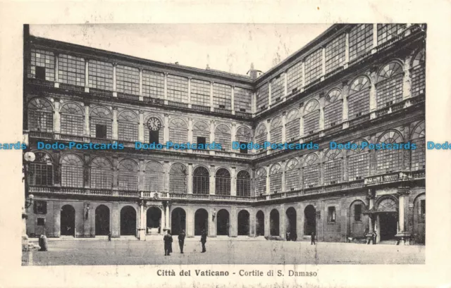 R148612 Citta del Vaticano. Cortile di S. Damaso