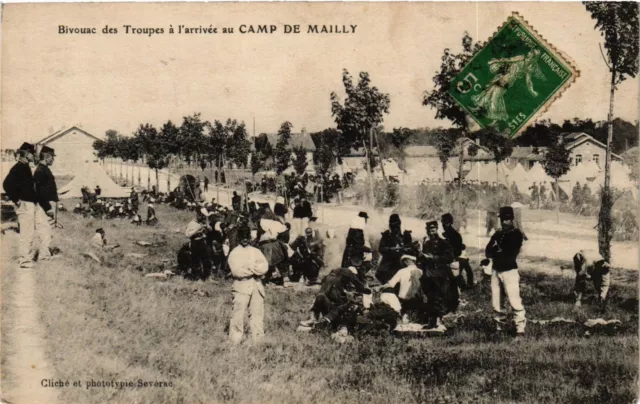 CPA MILITAIRE Bivouac des Troupes á l'arrivée au Camp de Mailly (317023)