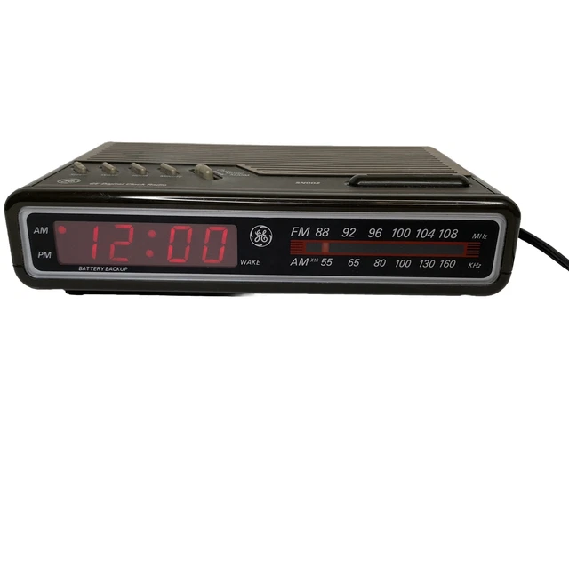 GE DIGITAL CLOCK Radio 74612A AM FM Alarm Woodgrain Works Tested 28.