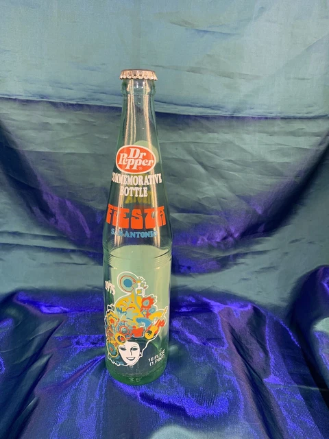 Dr Pepper Fiesta San Antonio 1975 Bottle 16oz  Kings Viva Fiesta