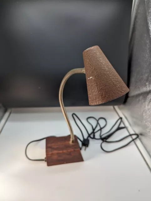 Vtg TENSOR  small compact Articulating Arm DESK LAMP MCM Faux Wood WORKS !!