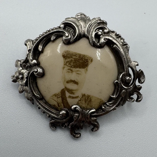 Broche Porte-Photo Cadre Vintage Art Nouveau Vers 1900 En Métal Argenté | Bijou Ancien D'Occasion
