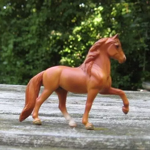 Breyer - Stablemate Mystery Horse Surprise Series 3 - Chestnut Peruvian Paso