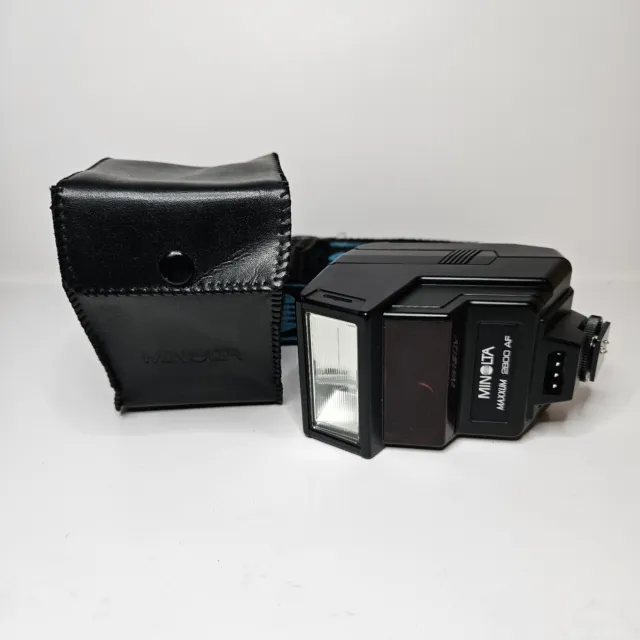 Minolta Maxxum 2800AF Shoe Mount Flash Battery Operated With Case