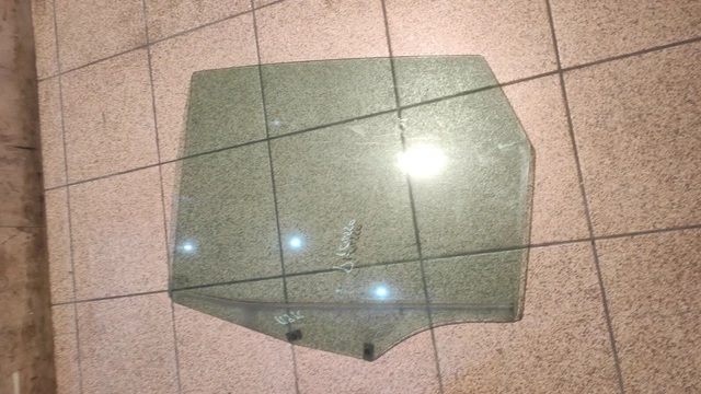 Citroen C4 Picasso (5 posti) Vetro finestrino posteriore lato passeggero 2007-2013