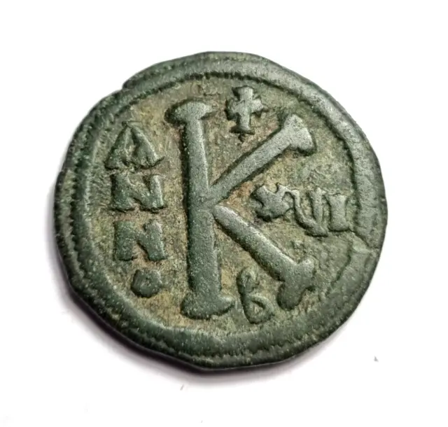 coin BYZANTINE. Justinian I, AD 527-565 Half Follis