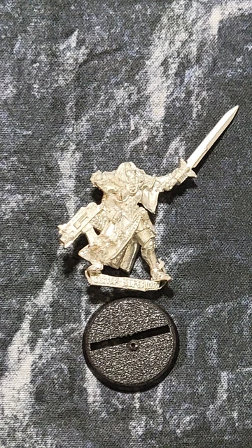 Warhammer 40k Adepta Sororitas: Sisters of Battle - Sister Superior (oop metal)