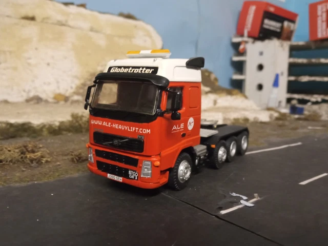 Camion Volvo FH Avec Remorque Conrad 1/50 - Neuf, Métal, Collection