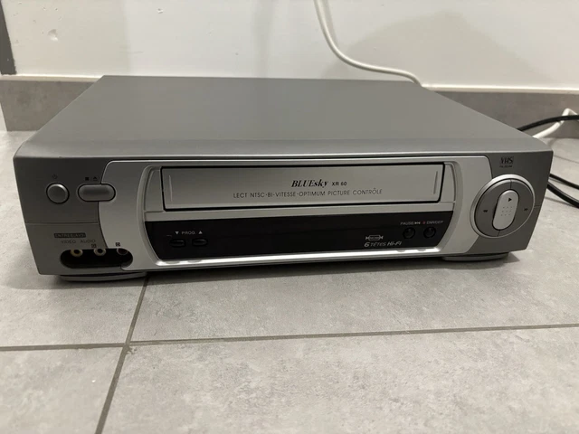 Magnétoscope VHS 6 Têtes Hi-Fi - Compatible PAL/SECAM/NTSC - Lecture Multi-normes, Design Argent