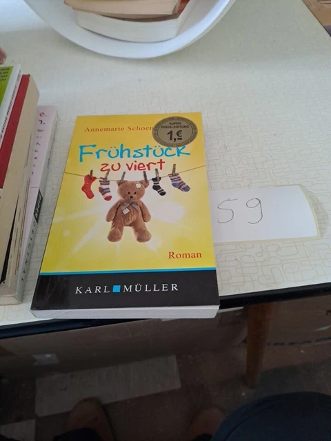 TASCHENBUCH FRÜHSTÜCK ZU viert von Annemarie Schoenle EUR 1,00