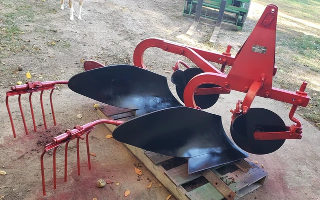 (THE BEST)  Dearborn 10-161  3 Point Hitch Farm Plow Complete! The Nicest Around