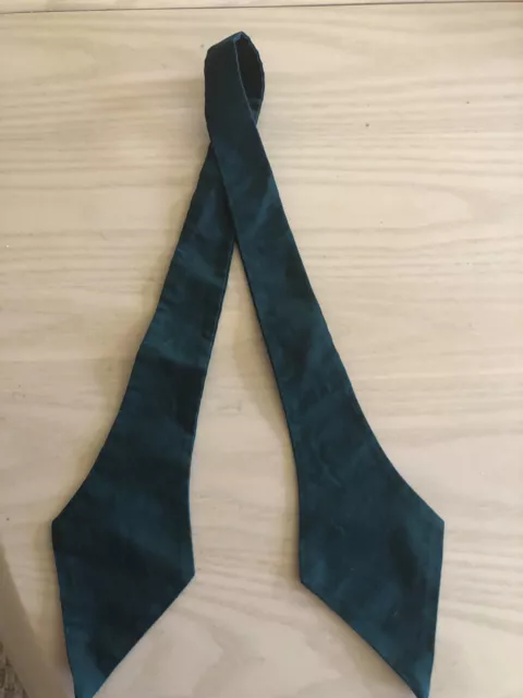 Vintage Cadette Girl Scout Uniform Tie - dark green, arrow shaped - 1963-1973