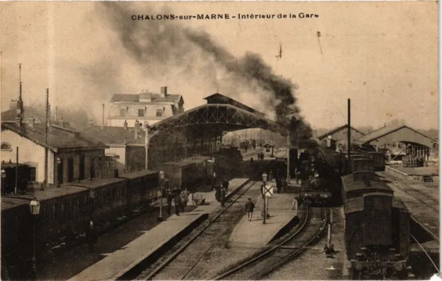CPA CHALONS-sur-MARNE - Interieur de la Gare (245245)