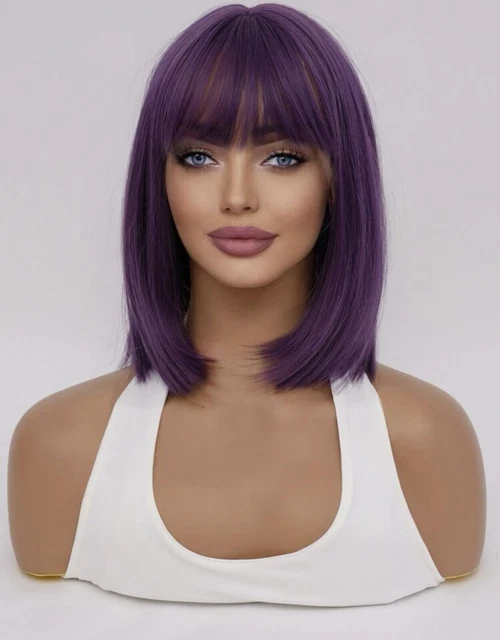 Perruque Synthétique Courte Violette Avec Frange - Bonnet Monofilament Inclus - Neuf Sans étiquette