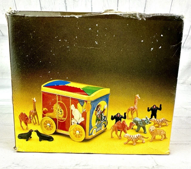 VINTAGE TOY CIRCUS Train Hong Kong with 8 Little Circus Animals~New