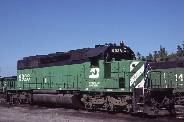 AT: Original Slide BN Burlington Northern SD40-2 #6928 - Northtown MN 1983