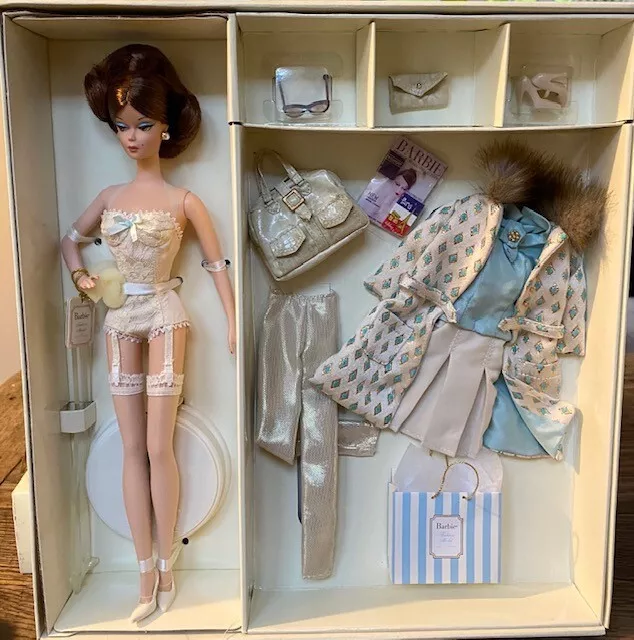RARE BARBIE CONTINENTAL Holiday Gifset Silkstone Fashion Model