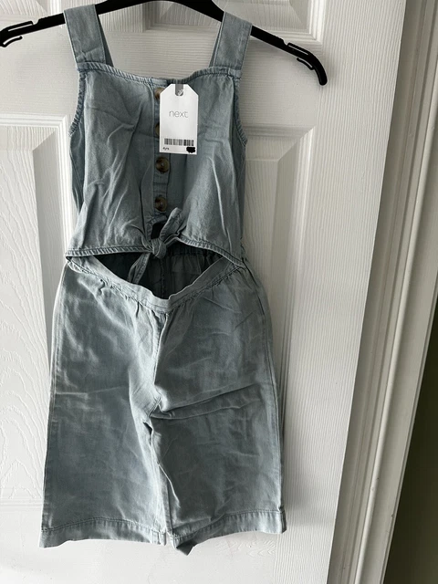 Dungarees denim blu per ragazze Next con cravatta vita età 4 nuovi con etichette sezione centrale