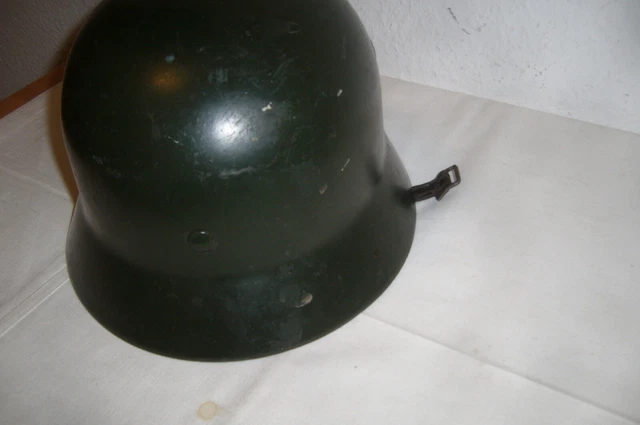Helm 2. WK, mit Innenfutter und Kinnriemen, Gr. 57, keine Verbotenen Zeichen. 3