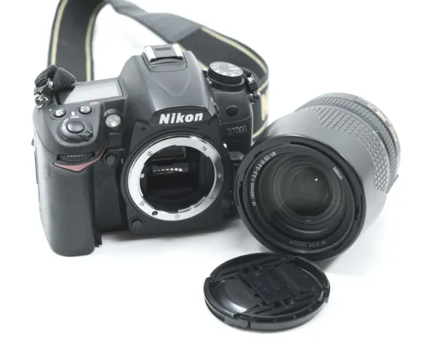 Nikon D7000 DSLR Camera with 18 -140mm f/3.5-5.6G ED VR Lens - Black