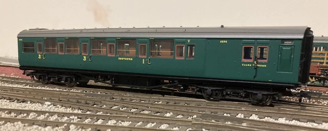 HORNBY R4341C SR Maunsell Brake Composite Coach 6596 £16.50 - PicClick UK