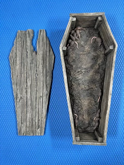 Mezco One:12 Collective Nosferatu 1922 Silent Screamers Casket Accessory