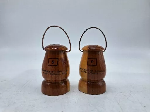 Vintage Wooden Lanterns Souvenir Salt Pepper Shaker Set Mt. Cranmore N Conway NH