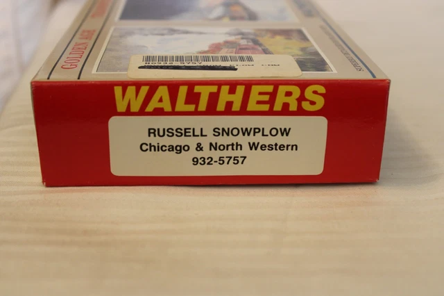 HO Scale Walthers, Russell Snowplow Chicago & North Western, Yellow #932-5757