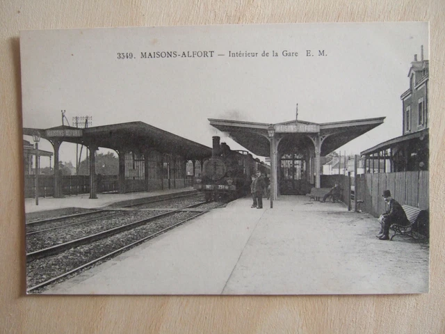 Cpa Houses Alfort (94) Station Interior. Station Chef Dock Locomotive Train
