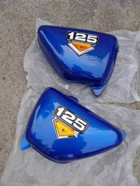 CB125 CB125S CD125S 1976-82 Blue Side Cover Pair , Left & Right  + emblem