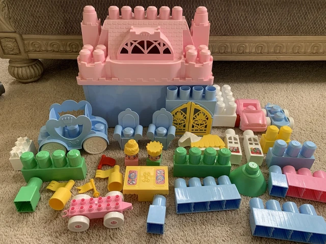 Mega bloks fairytale castle 2025