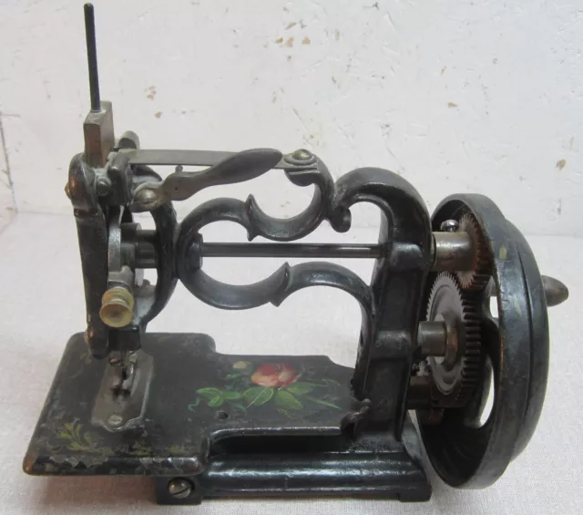 RARE unusual ornate cast iron hand crank sewing machine