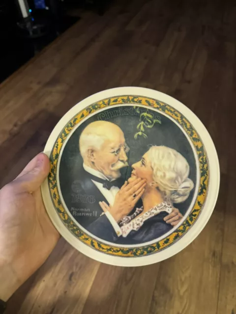 Golden Christmas Norman Rockwell Knowles Christmas 1976 Limited Edition Plate