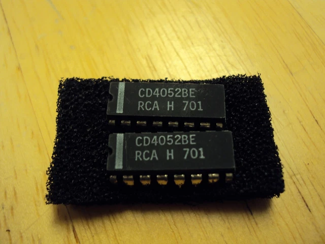 CD4052BE CMOS Single 8-Channel Analog Multiplexer/Demultiplexer  Qty(2)  nos