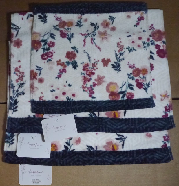 KASSAFINA TOWELS SET of 2 Wash Cloth Playing DOGS 100 Cotton