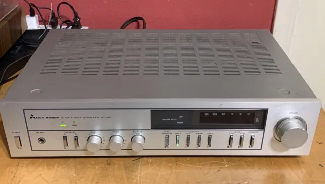 Mitsubishi MGA DA-U640 Stereo Integrated Amplifier SERVICED and Working Great