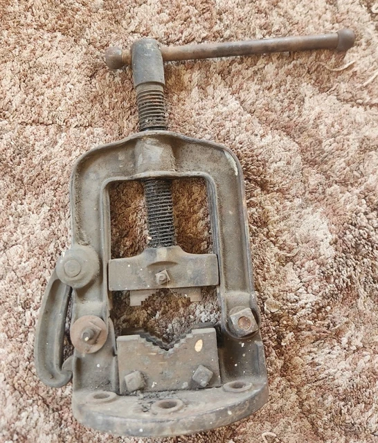 VINTAGE Pipe Clamp Cutter Vise Cast Iron Bench Vintage Tool Made in USA NO. 2!