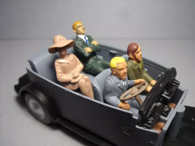 Figurines 1/43  Set 350  La  Bentley De La Baronne  Vroom  Oxford  Minichamps