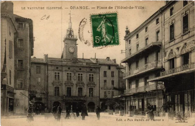 CPA Le VAUCLUSE Illustre - ORANGE - Place de l'Hotel-de-Ville (511912)