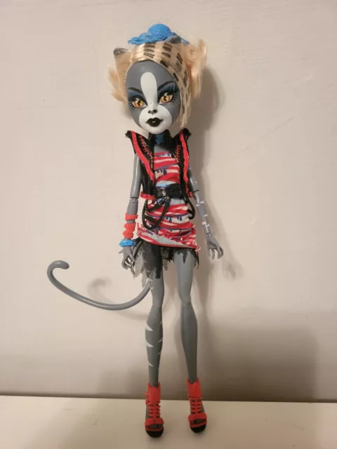 Monster High Dolls 2011 Were Cat Twin Meowlody Zombie Shake