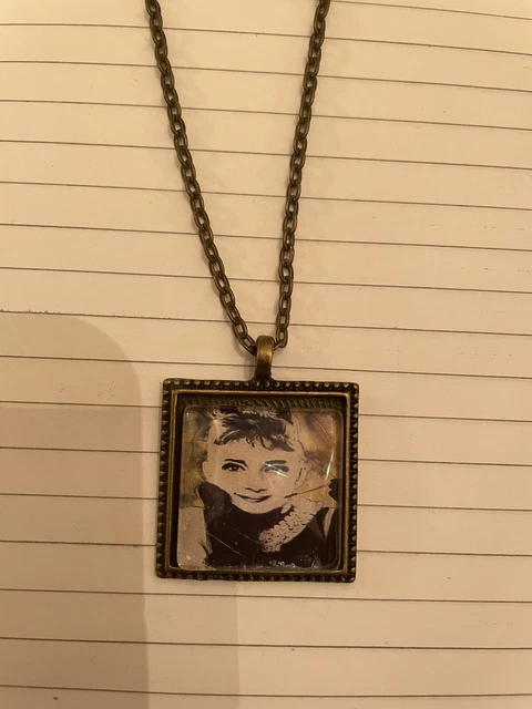 Retro Audrey Hepburn Breakfast at Tiffany's Silver Vintage pendant Necklace