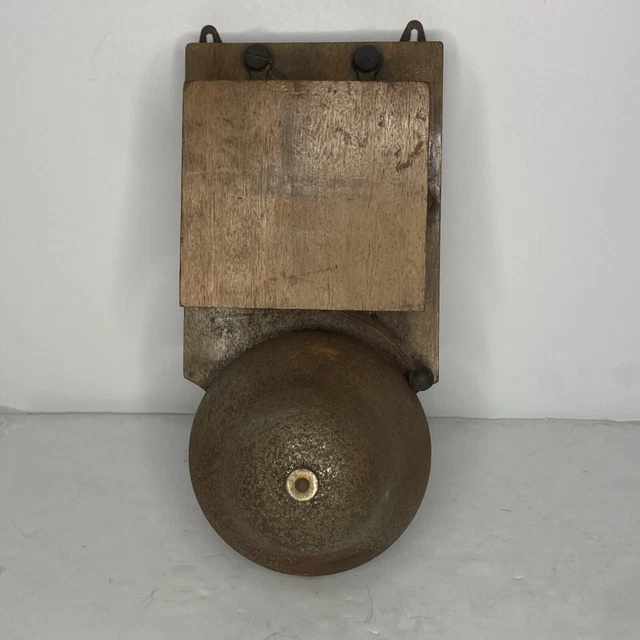 ANCIENNE ÉLECTRIQUE de porte d'entrée ou Téléphone bois déco — free download
