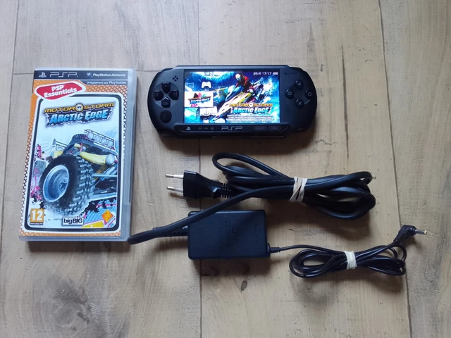 Console PSP Street fonctionnelle avec chargeur + 1 jeu