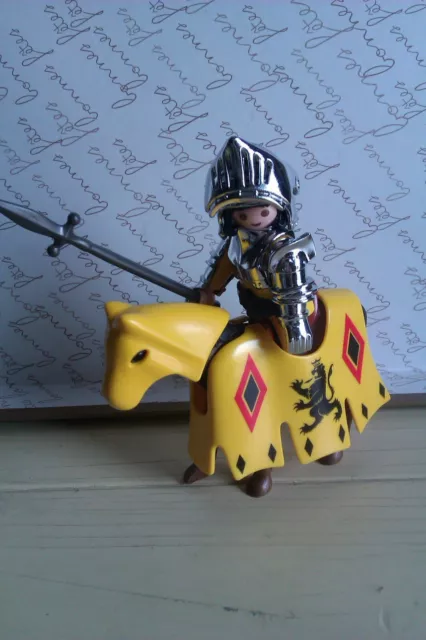 Playmobil personnage homme - Chevalier garde du Roi blason Lion