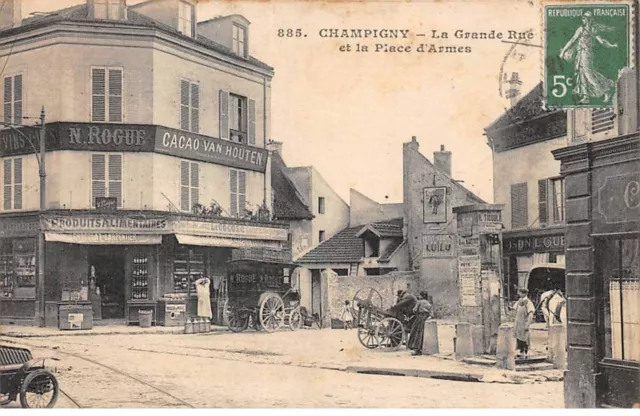 94.AM19258.Champigny sur Marne.N°885.La Grande Rue et la place d'Armes.Produit