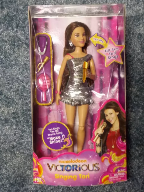 Nickelodeon Victorious Tori Vega Singing Doll New in damaged box Rare