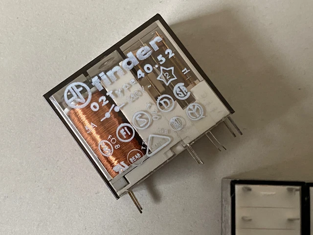 Lotto n.7 Rele 12v VDC Finder 2 scambi 5A 220Volt